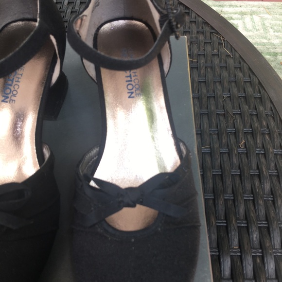 Kenneth Cole girls shoes - Picture 7 of 8